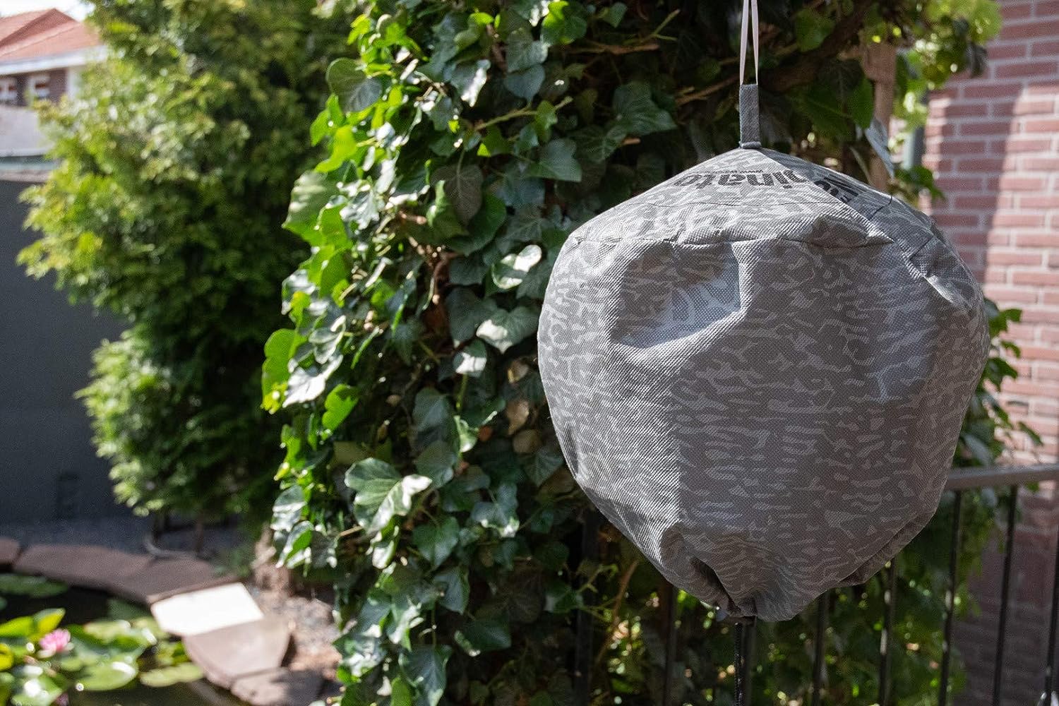 odpudzovač ôs - imitácia osieho hniezda